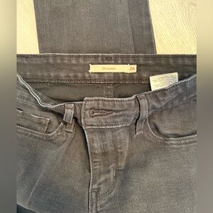 Levi’s women jeans black 711 skinny. Size 26x28L